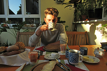 Mit Samuele beim Frühstück Mit Samuele beim Frühstück